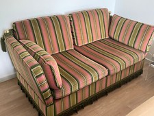 Englisches Stilsofa mit 2 Sesseln