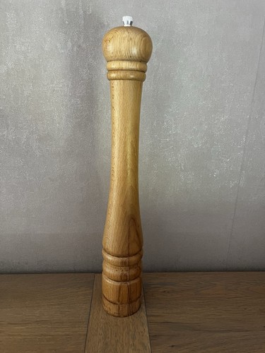 Alte mechanische pfeffermühle - mechanische,