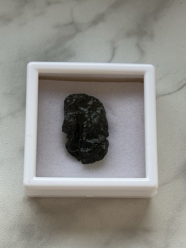 Natürlicher moldavit rohstein - natürlicher,