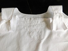 ANTIK LEINEN NACHTHEMD WEISS