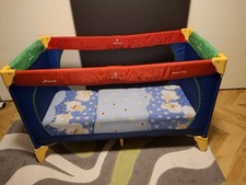 Buntes Kinderreisebett mit zusätzlicher Matratze zu verkaufen. 60 x 120 / B x L 