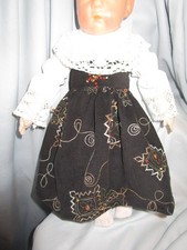 FOLKLOREROCK  toller Stickereistoff - paßt KK-Puppe Eins UVP 19,90 Euro