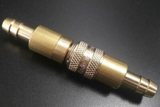 Schnellverschlußkupplung für Benzinschlauch  8 mm beidseitig selbstschließend