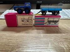 2 Alte TT Fahrzeuge VEB 1090 Dieseltraktor D4K & Skoda Lastanhänger in OVP