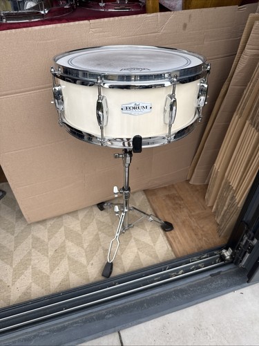 Eine 14x5 pearl snare drum - 14x5",
