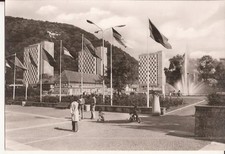 AK Suhl im Thür. Wald, Ernst Thälmann Platz mit Personen um 1975