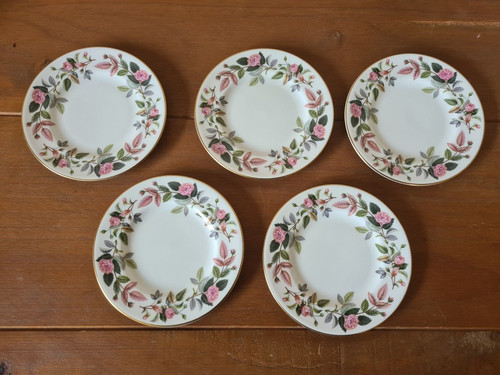 Wedgwood hathaway rose - ,