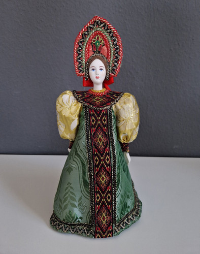 Porzellanpuppe russischer - porzellanpuppe, in