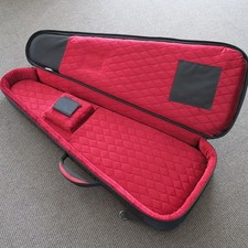 Reunion Blues Aero Series Case f. Gitarre, schwarz/rot, ca. 3,2 kg