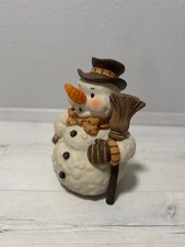 Schneemann mit braunen Hut und Besen Weihnachten Garten Figur Kunstharz 32 cm 