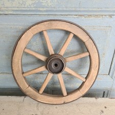 C6944 Schönes, altes Wagenrad