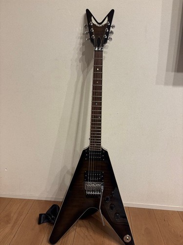 Dean förmige gitarre - dean, v-förmige