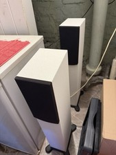 Leema Acoustics Xone Standlautsprecher Boxen weiss tapetiert