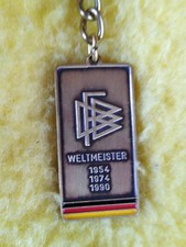 Schlüsselanhänger * Deutschland Weltmeister 1954 1974 1990 * DFB key ring FA FF
