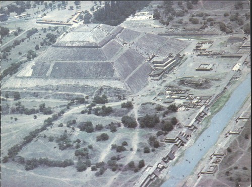 Vintage teotihuacan pyramide - teotihuacan,