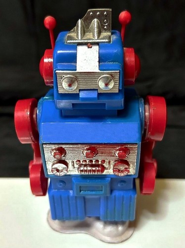 Mechanischer gehroboter made - mechanischer,