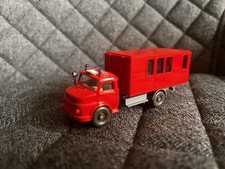 Mercedes Benz Rundhauber in H0 1:87 von WIKING mit Mannschaftscontainer
