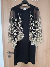 Schickes Kleid Mit Überwurf