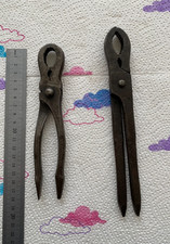 2Stk. alte Schmiedezangen, Spezialzangen, Eisenzangen, altes Werkzeug.