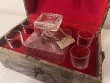 Schatztruhe Mini Bar Decanter Set Schnaps Whiskey vintage