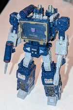 Transformers Legacy SOUNDWAVE