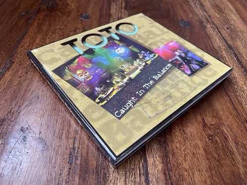 Toto caught the balance - toto,