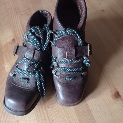 Alte ddr echt leder ski - ,