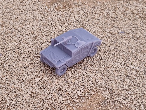 Humvee m1025 slantback - 1:72,,