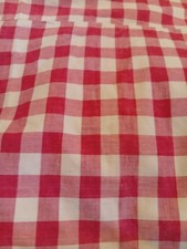 Stoffbahn, rot-weiße Bauernkaros, antik um  1960, als Vorhang vernäht