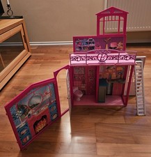 Barbie Glam Haus - aufklappbares und transportables Barbiehaus ohne Zubehör