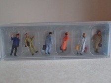 Preiser Am Bahnsteig Schaffner