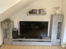 TV-Schrank in Betonoptik