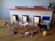 Schleich Pferdestall mit