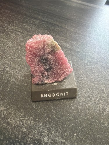 Rhodonit edelstein - rhodonit,