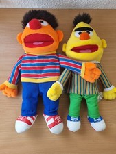 Ernie und Bert Handpuppen / je ca. 40cm / Sesamstrasse  (S17)