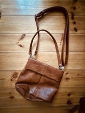 Handtasche, Zwei Mademoiselle
