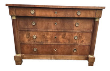 BIEDERMEIER  KOMMODE  -   NUßBAUM  -   ca  1820.