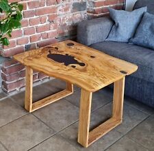 Couchtisch aus Epoxidharz Olivenholz
