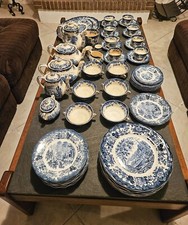 Geschirr set aus Porzellan