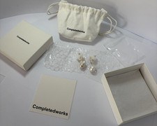 Completedworks Hängeohrringe