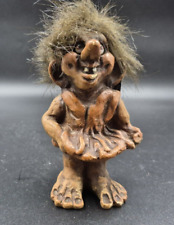 Fosse Troll Figur mit Etikett Kunst aus Norwegen DEFEKT!