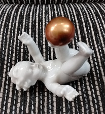 Weisse Porzellan Figur Junge