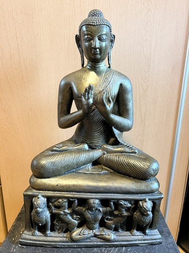 Vairocana buddha mit löwen - buddha,