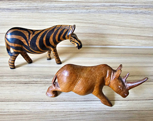 Handgeschnitzte holzfiguren - 2x,