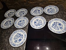 Neun Zwiebelmuster Mittagsteller von Triptis Porzellan