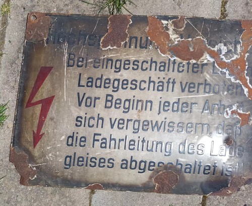 Unrestauriertes emaille schild - unrestauriertes,