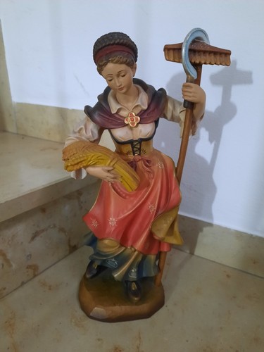 Holzfigur handgeschnitzt