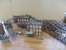 Kibri u.a. H0 Gebäude Set 15-teilig Industrie Fabrik Brücke u.a. ohne OVP C904