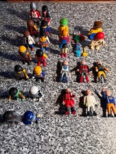 27 FIGUREN PLAYMOBIL UND