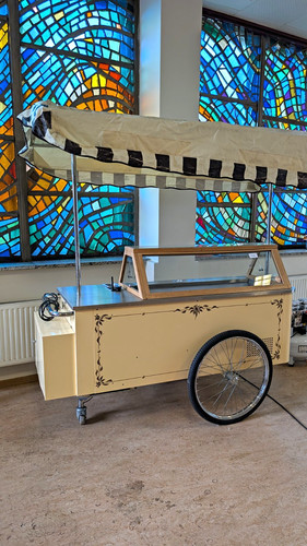 Mobiler eiswagen cremefarben - mobiler,